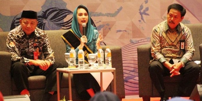 Arumi menghadiri Safari Gerakan Nasional Gemar Membaca, Penyuluhan Kader PKK Desa/Kelurahan dan Pembinaan Pengelolaan Perpustakaan Desa/Kelurahan di Jatim, bertempat di Hotel Harris Surabaya, Selasa (24/9). foto: ist