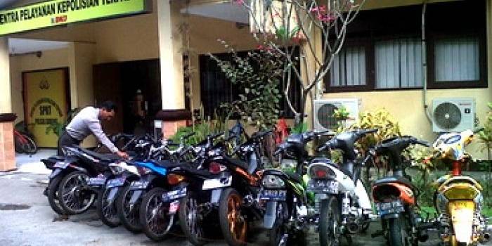 motor untuk balap liar yang berhasil diamankan polisi. foto:rusmiyanto/BANGSAONLINE