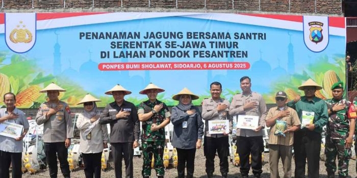 forkopimda-sidoarjo-tanam-jagung-serentak-di-ponpes-bumi-sholawat