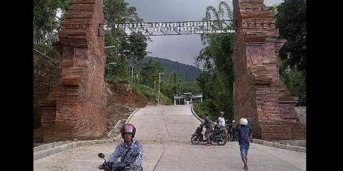 Jalan MKP yang dipersoalkan warga. foto: Gunadhi/BangsaOnline