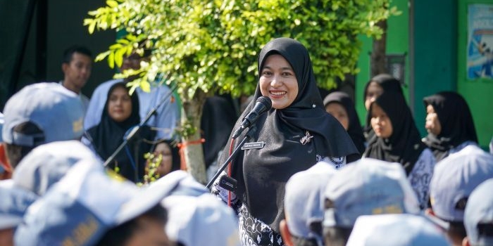 hut-pgri-dan-peringatan-hgn-2025-suryani-harap-guru-di-kota-pasuruan-perkuat-karakter-siswa