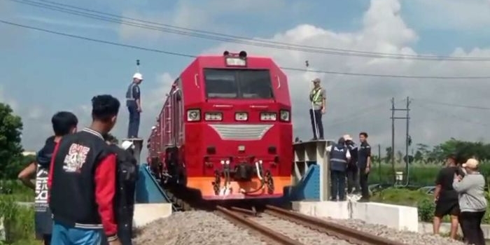 djka-uji-kekuatan-jembatan-ka-bh-613-kediri