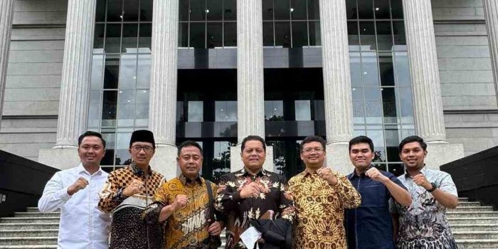 mk-harus-menolak-selisih-54-juta-suara-gugatan-risma-gus-hans-tak-punya-legal-standing