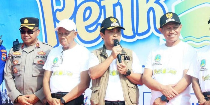 warga-kota-pasuruan-meriahkan-petik-laut-2025