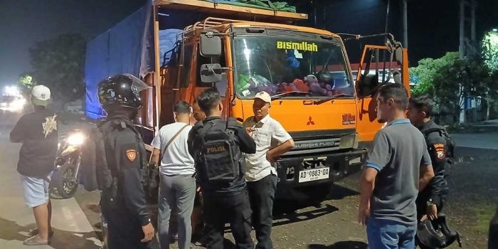 polres-gresik-gagalkan-penyelewengan-pengiriman-500-pipa-besi