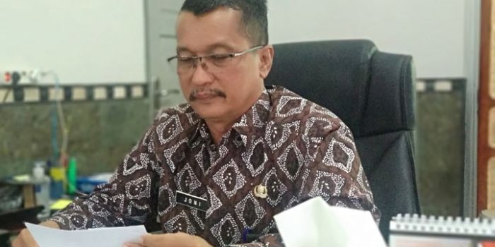 Kepala DLH Pacitan, Joni Maryono. foto: YUNIARDI SUTONDO/ BANGSAONLINE