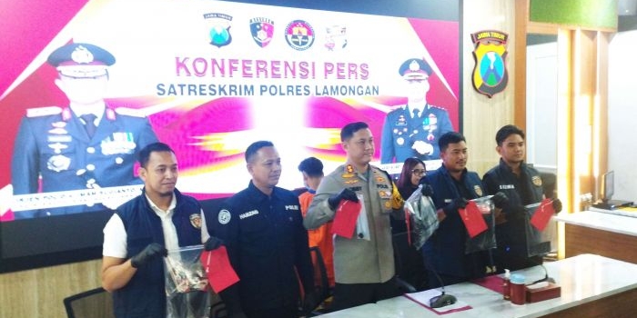 Konferensi pers Polres Lamongan terkait penangkapan pelaku pembunuh siswi SMK (dok. Ist)