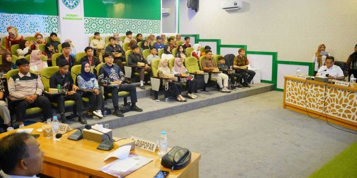 Pembinaan organisasi pemuda yang digelar Dispopar Kota Probolinggo. 