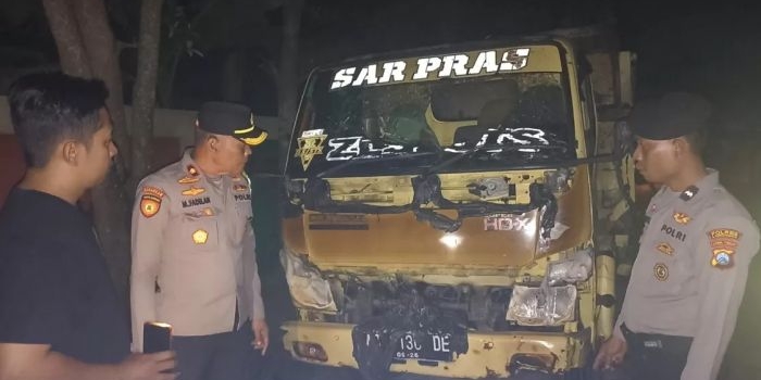 Salah satu truk PT Ababil Sriwidjaja yang turut menjadi korban keganasan api