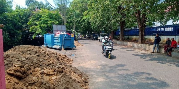 bau-tps-kaliwaron-ganggu-aktivitas-belajar-smkn-5-surabaya-upaya-relokasi-alot-sejak-2023