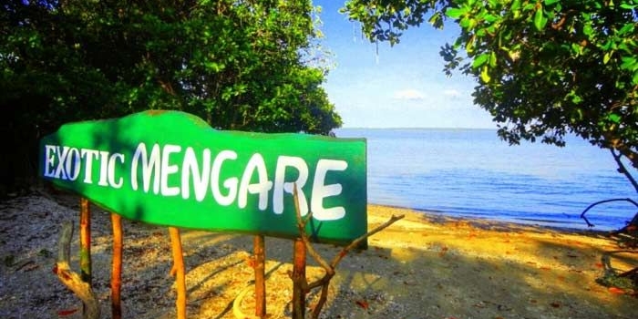 Pantai Mengare yang masih jarang dijamah wisatawan. foto: Good News from Indonesia
