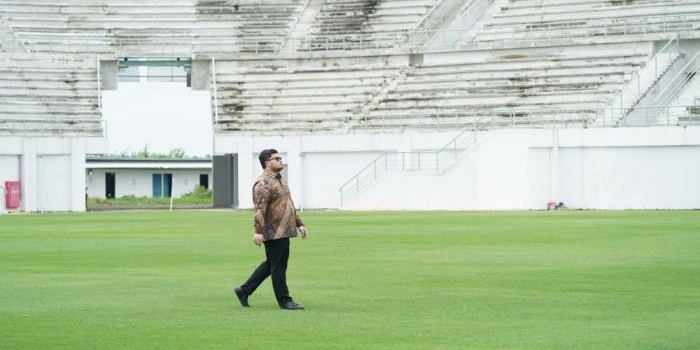 Bupati Kediri Hanindhito Himawan Pramana meninjau Stadion Gelora Daha Jayati.(ist). 