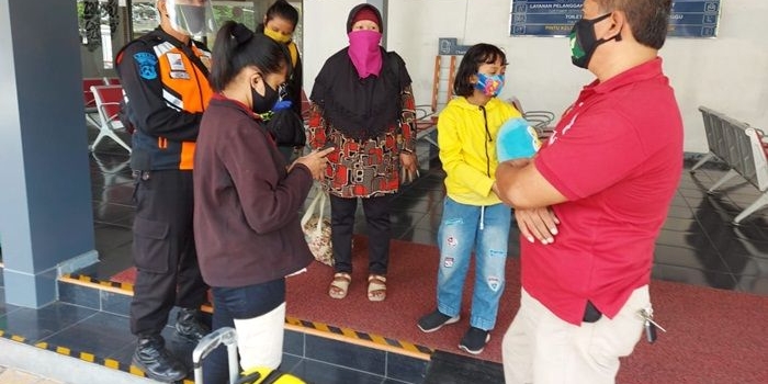 Empat penumpang dilarang naik kereta api di Daop 7 Madiun.