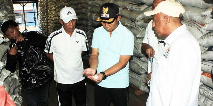 sidak-pasar-besar-dan-bulog-mas-nawawi-harga-bahan-pokok-di-kota-pasuruan-terkendali