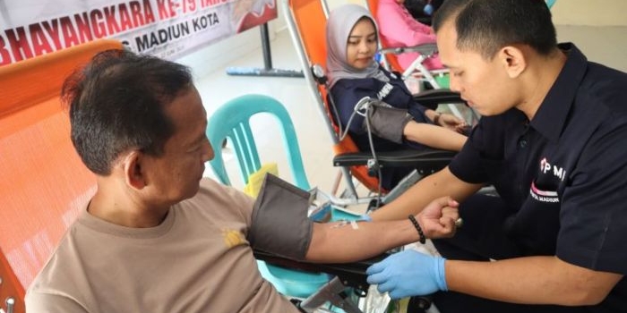 peringati-hari-bhayangkara-ke-79-polres-madiun-kota-gelar-donor-darah