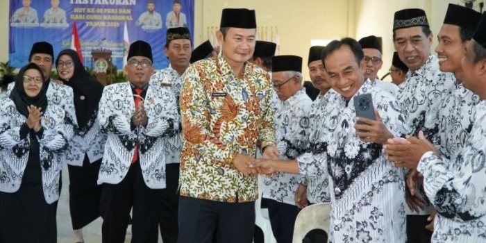 bupati-lamongan-minta-guru-dapat-perkuat-karakter-anak-songsong-indonesia-emas