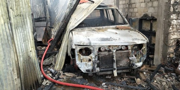 Mobil milik korban hangus usai terbakar. foto: ist.