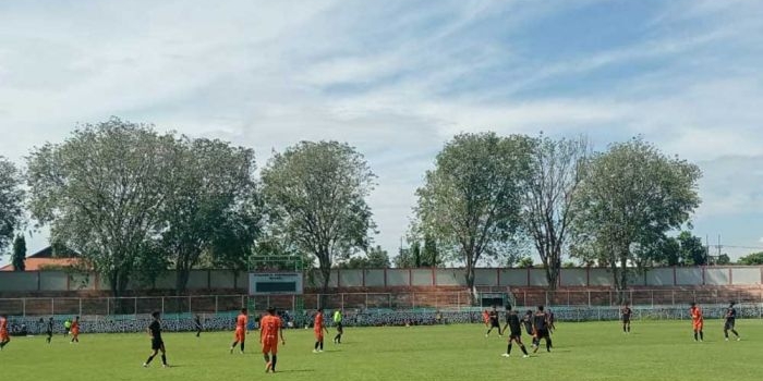 uji-coba-tim-sepak-bola-kabupaten-pasuruan-untuk-porprov-libas-persekabpas-u-17-dengan-skor-6-1
