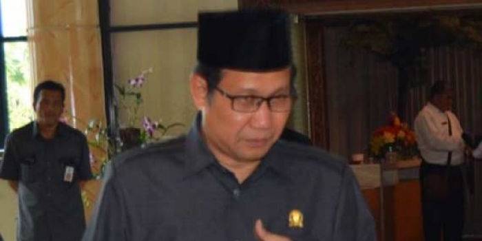 A Halim Iskandar.