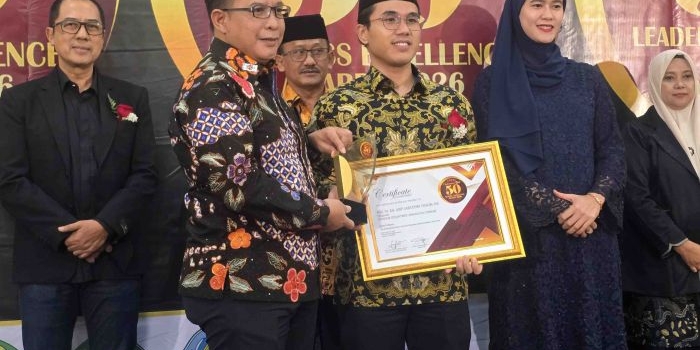 diterima-gus-azmi-prof-kiai-asep-amanatul-ummah-raih-penghargaan-lagi