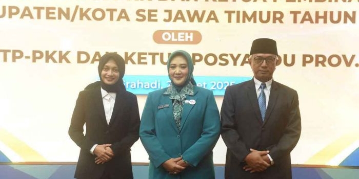 Ketua TP PKK dan Pembina Posyandu Kota Kediri, Faiqah Azizah Muhammad Qowimuddin (tengah), bersama Wali Kota Kediri, Vinanda Prameswati dan wakilnya,Gus Qowim. Foto: Ist