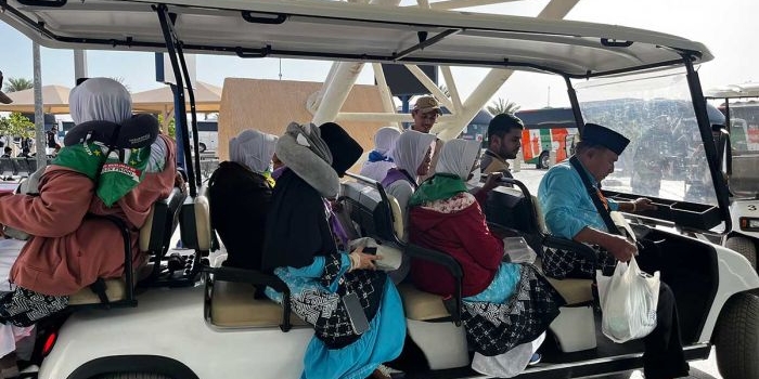 jamaah-haji-indonesia-kloter-pertama-mendarat-di-madinah
