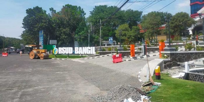 perawatan-akses-jalan-ke-rsud-bangil-gunakan-anggaran-internal