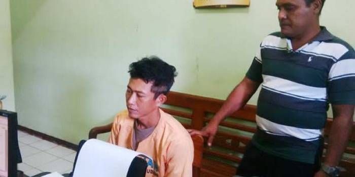DIPERIKSA: Agung Hari Purnomo alias Pele, hidupnya dibuat susah sendiri. foto: suwandi/ BANGSAONLINE