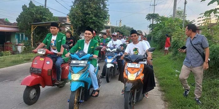 Gus Barra saat memimpin peserta riding tour ngabuburit GP Ansor.