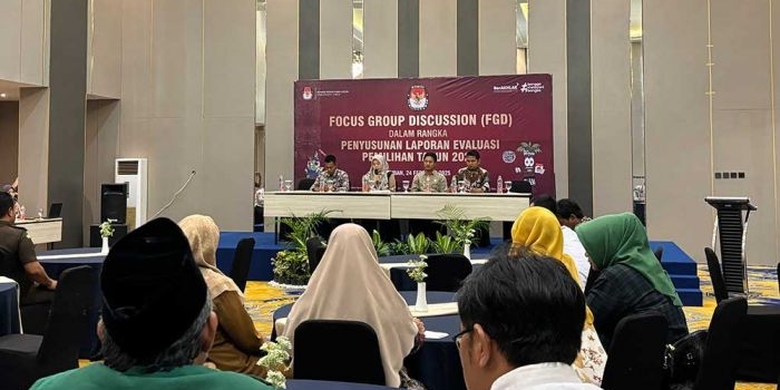 KPU Kabupaten Tuban saat menggelar FGD dalam rangka penyusunan laporan evaluasi Pilkada Serentak 2024.