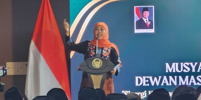 gubernur-khofifah-berangkat-haji-2025-sebagai-tamu-raja-salman