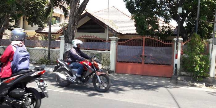 Eks rumah dinas pimpinan DPRD Gresik yang akan dialihkan jadi gedung pelatihan BKD. foto: SYUHUD/ BANGSAONLINE