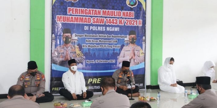 Kapolres Ngawi, AKBP I Wayan Winaya, saat menghadiri peringatan Maulid Nabi Muhammad SAW di Polres Ngawi.