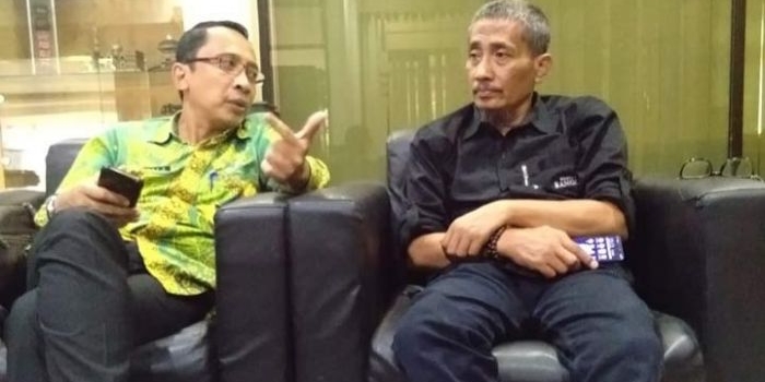 Plt. Kepala Diskominfo Kota Pasuruan Fendi Krsidioyono (kiri).
