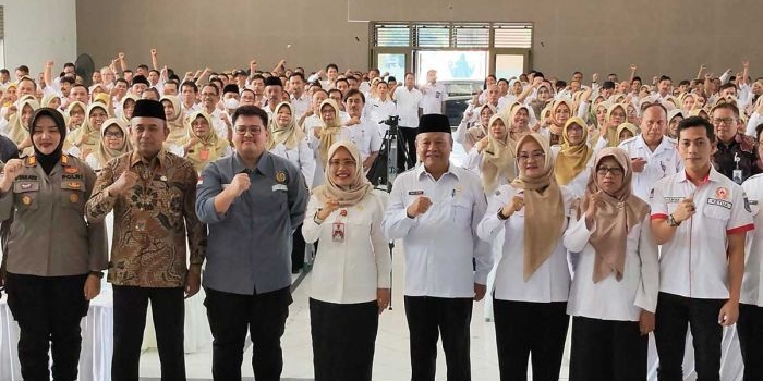 Wakil Bupati Kediri bersama jajarannya ketika deklarasi SPMB 2026 Bersih dan Transparan. Foto: Ist 