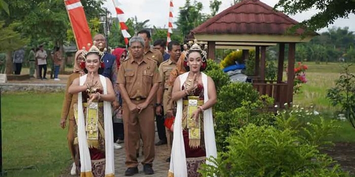 desa-karanganom-trenggalek-masuk-nominasi-terbaik-lomba-gotong-royong
