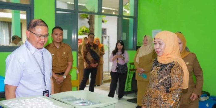 gubernur-khofifah-kagumi-teaching-factory-smkn-1-buduran