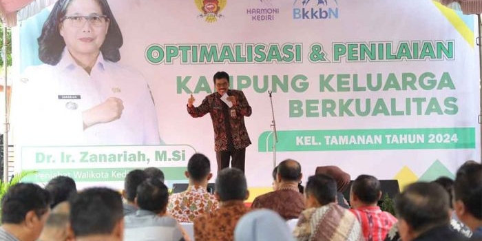 Asisten Pemerintahan dan Kesra Pemkot Kediri, Mandung Sulaksono, saat memberi sambutan. Foto: Ist