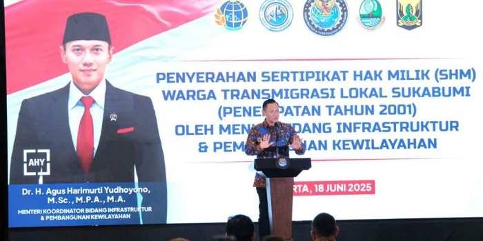menko-ahy-apresiasi-kementerian-atrbpn-1-120-sertifikat-diserahkan-ke-transmigran-sukabumi