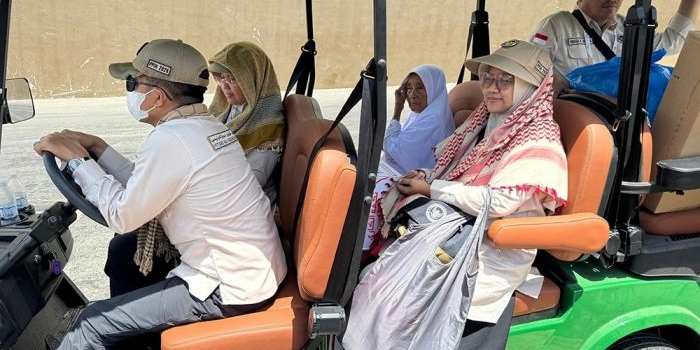 mobile-crisis-rescue-dan-19-armada-mobil-golf-perkuat-pelindungan-jemaah-haji-selama-di-mina