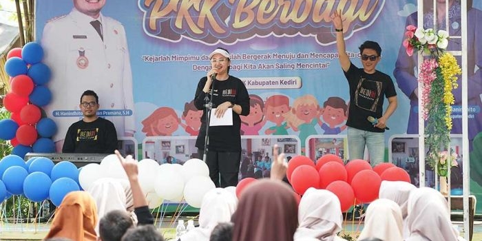 Ketua Tim Penggerak PKK Kabupaten Kediri Eriani Annisa Hanindhito, saat memberi sambutan. Foto: Ist.