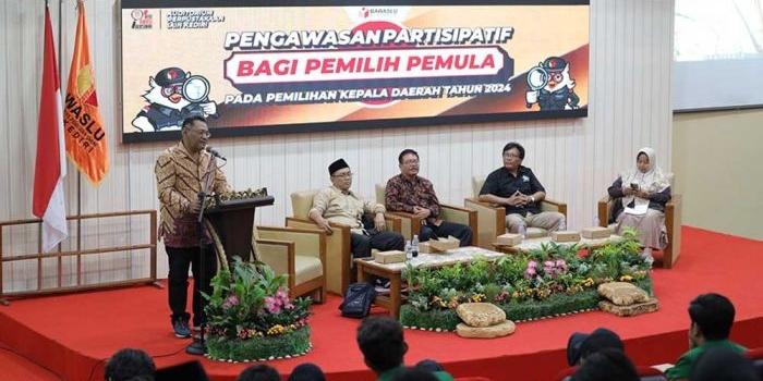 Ketua Bawaslu Kota Kediri Yudi Agung Nugraha saat memberi sambutan. Foto: Ist.