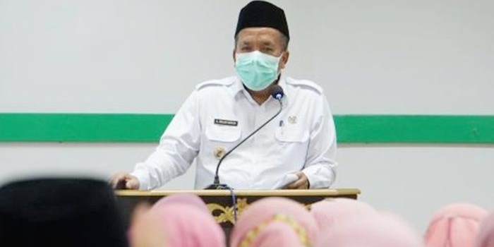 Wakil Bupati Mujib Imron saat memberikan arahan kepada para kepala sekolah.