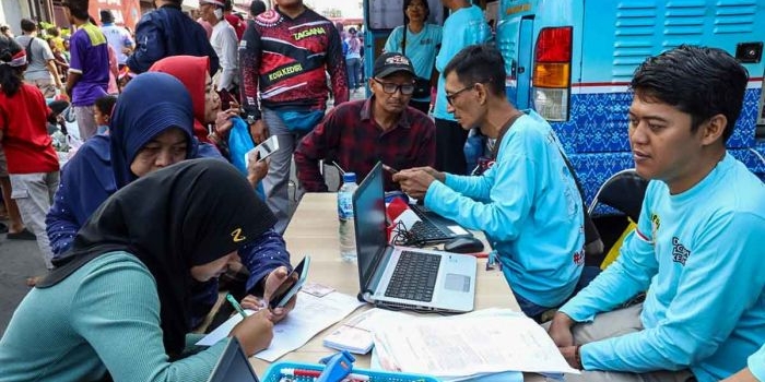 jemput-bola-pelayanan-adminduk-dispendukcapil-kota-kediri-hadir-semarakkan-agustusan-di-cfd