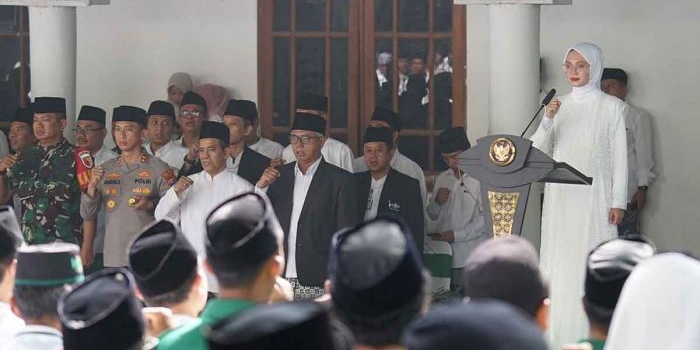 Wali Kota Kediri saat memperingati Hari Santri 2025.
