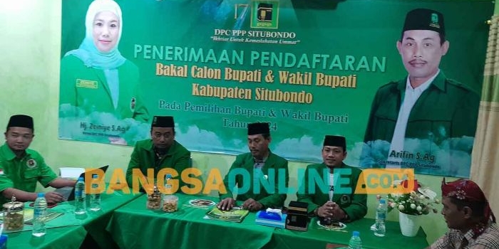 Panitia penjaringan bacabup-bacawabup PPP saat menerima berkas pendaftaran Saiful Bahri, aktivis LSM yang maju pada Pilkada Situbondo 2024. Foto: SYAIFUL BAHRI/BANGSAONLINE