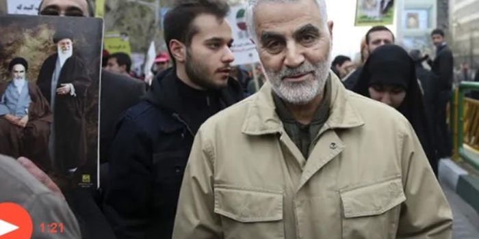Jenderal Iran terkuat, Qassem Suleimani dalam satu kesempatan. foto: theguardian