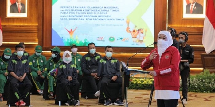 Gubernur Jawa Timur Khofifah Indar Parawansa melepas Kontingen Atlet, Pelatih serta Official Jatim yang akan berlaga pada PON XX Papua.