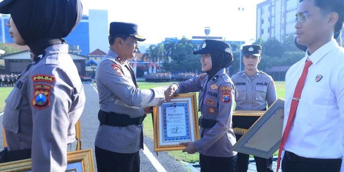 briptu-adel-raih-penghargaan-nasional-harumkan-nama-polri-dan-pasuruan-lewat-pencak-silat
