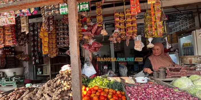 Beberapa harga sembako di Surabaya hari ini melonjak. Foto: Sulthon/BANGSAONLINE.